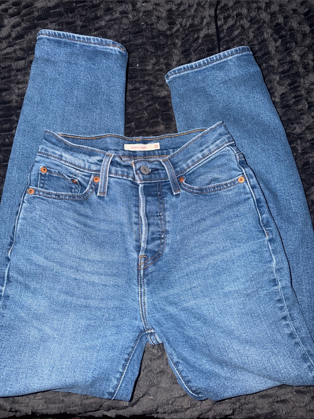 Levi’s Wedgie Straight Jeans Size 25 Medium Wash High Rise Straight Leg
